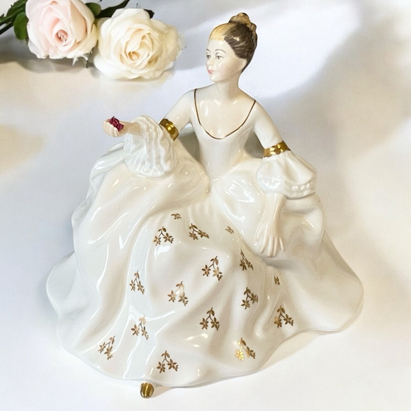 Vintage 1960s Royal Doulton Doll Figurine My Love HN 2339 White Gold - Picture 7 of 8